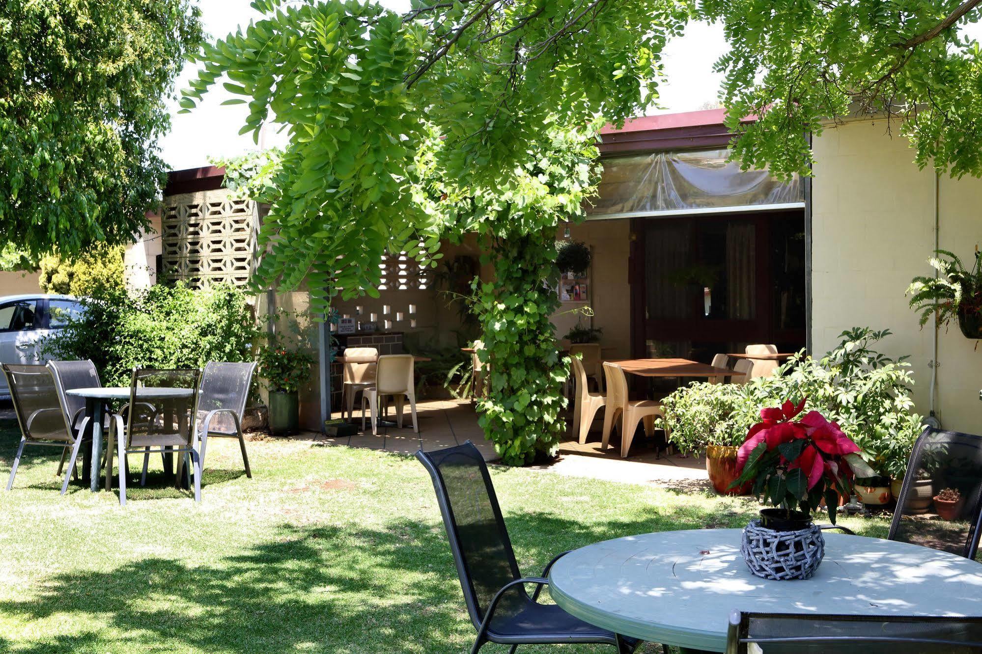 Cobram Colonial Motor Inn Exterior photo